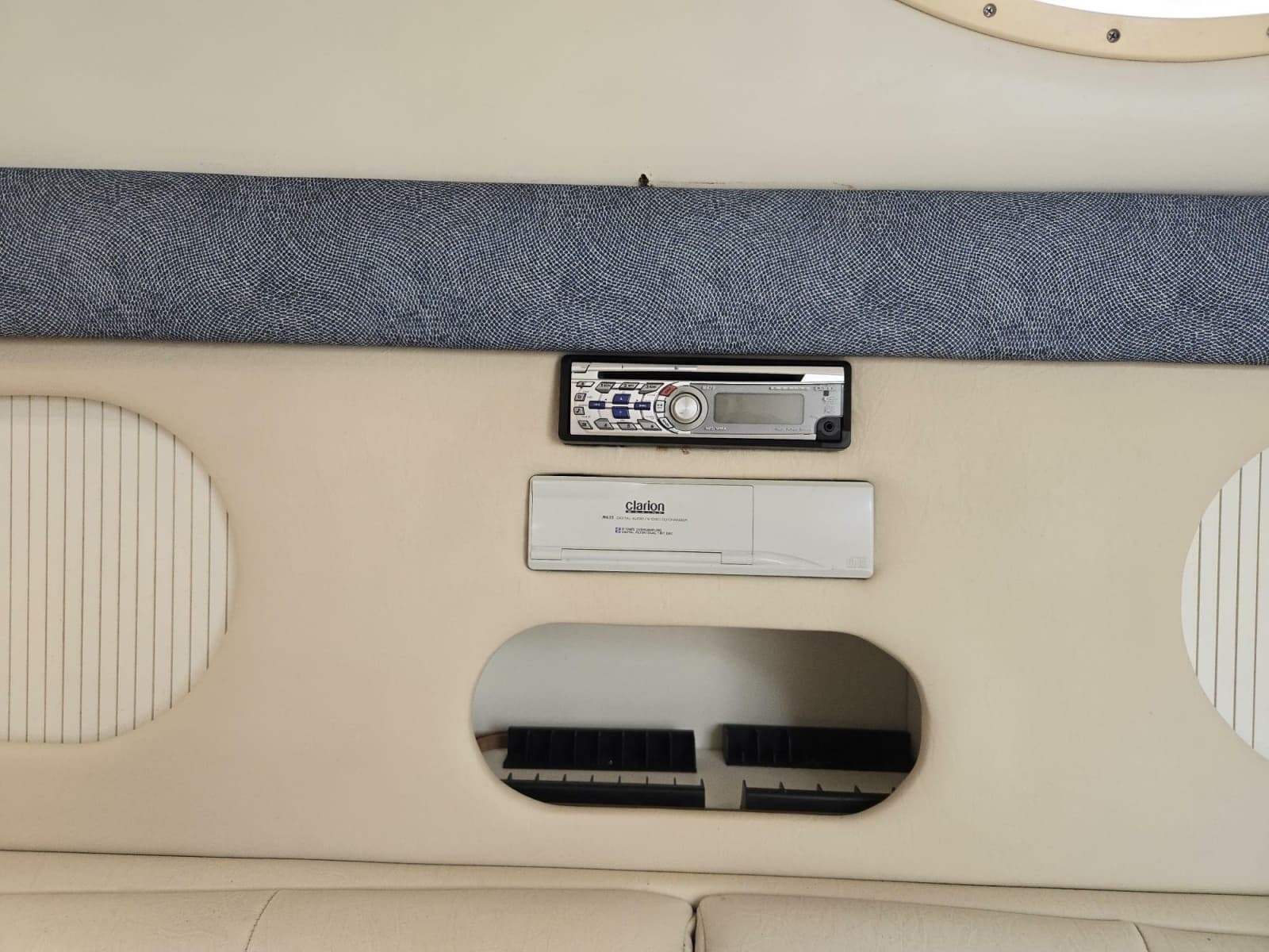 1999 Rinker 330 Fiesta Vee - Photo 21