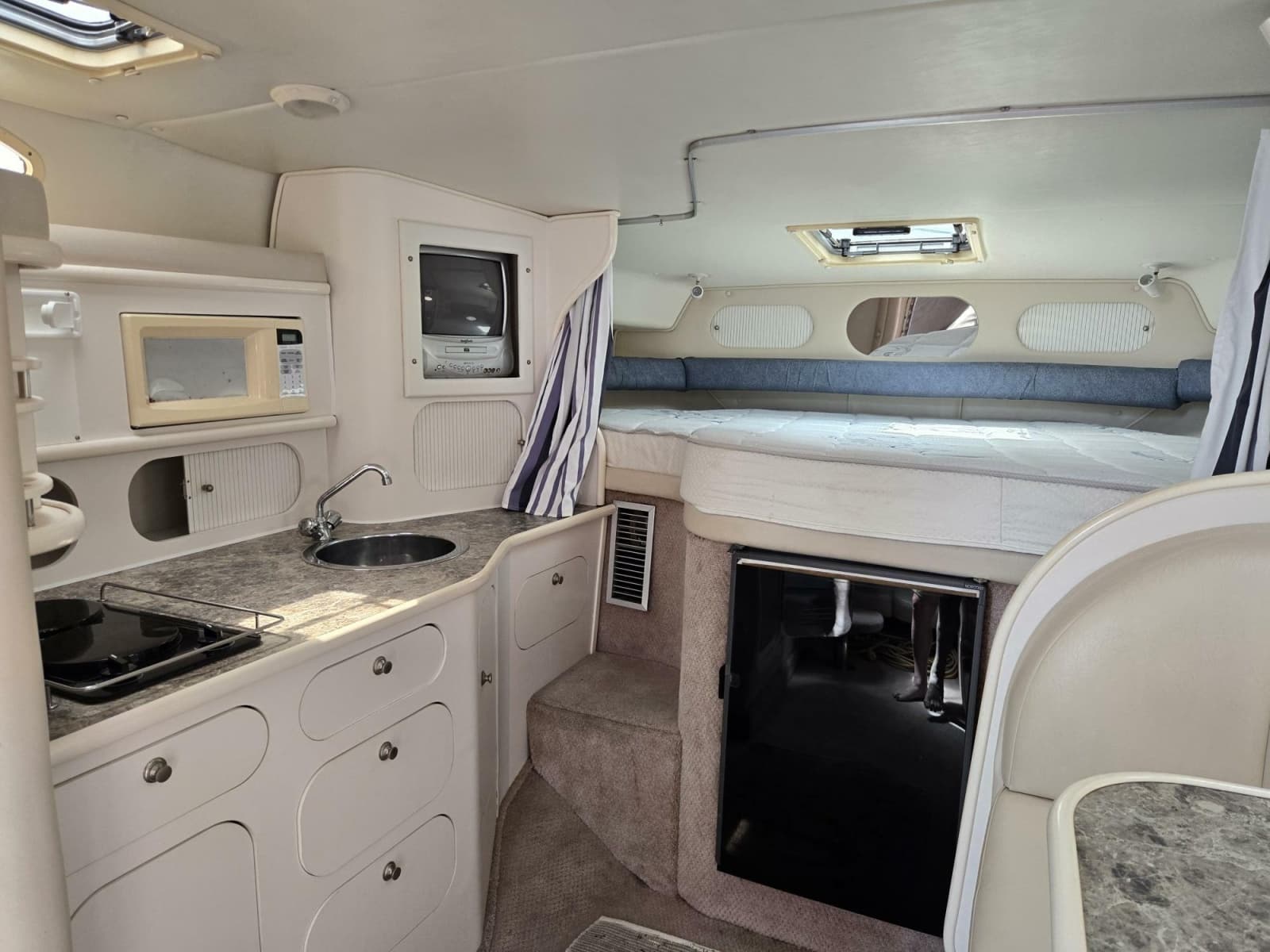 1999 Rinker 330 Fiesta Vee - Photo 23