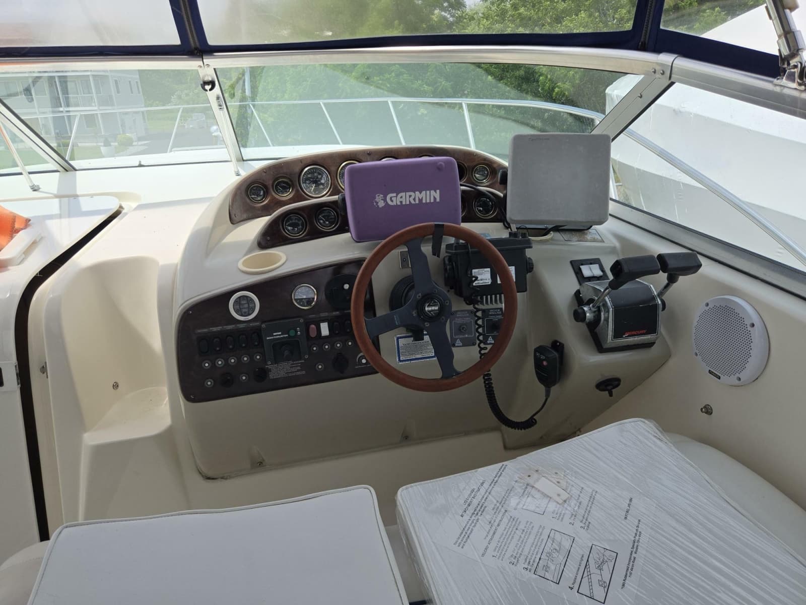 1999 Rinker 330 Fiesta Vee - Photo 4