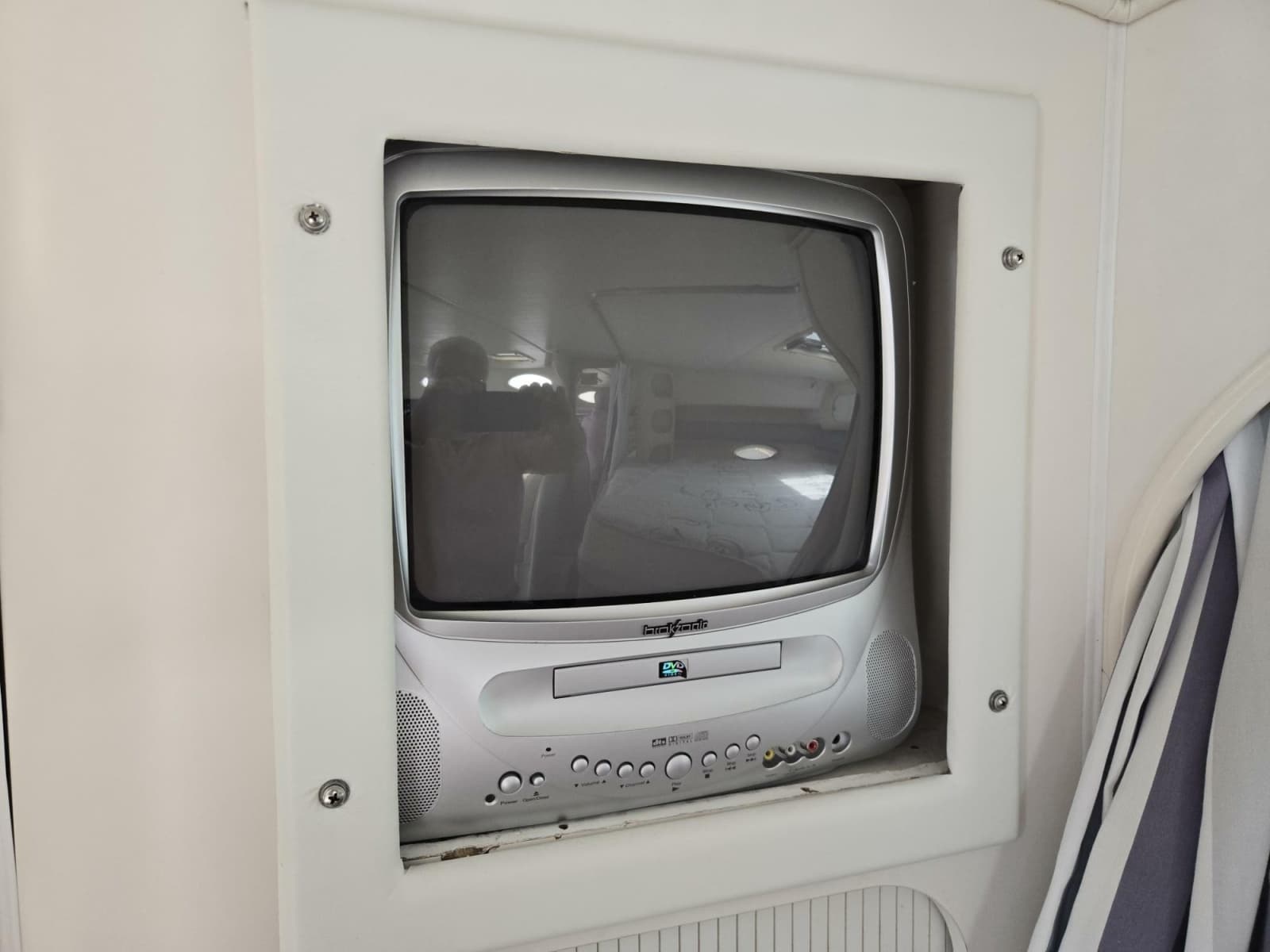 1999 Rinker 330 Fiesta Vee - Photo 11