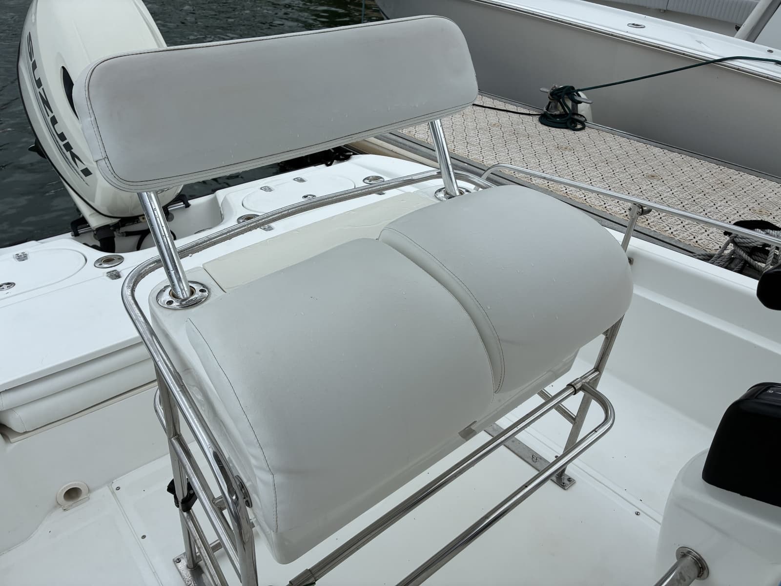 2004 Boston Whaler 220 Dauntless - Photo 7