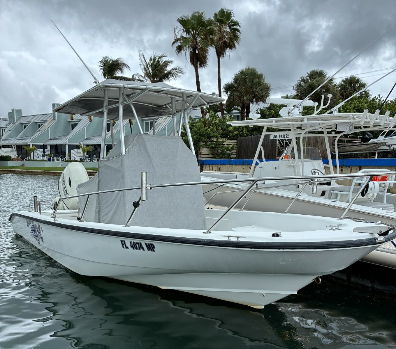 2004 Boston Whaler 220 Dauntless - Photo 1