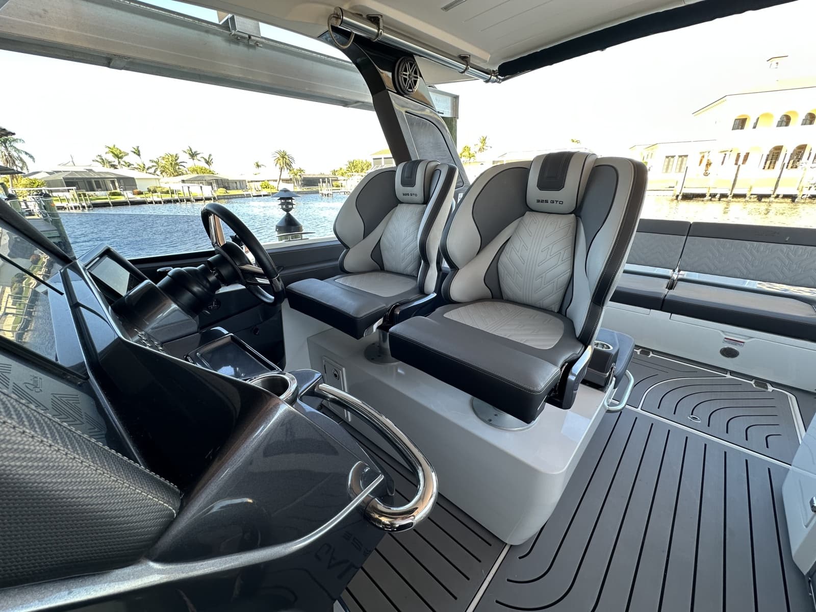 2022 Galeon 325 GTO - Photo 25