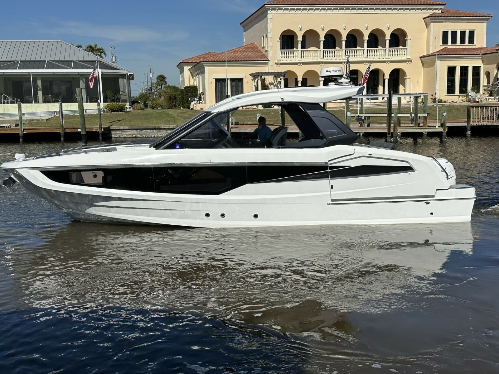 2022 Galeon 325 GTO - Photo 2
