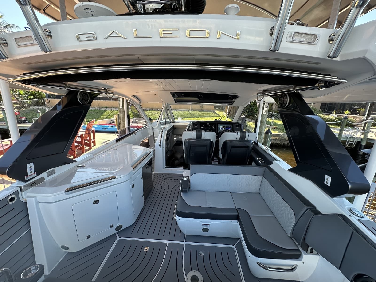 2022 Galeon 325 GTO - Photo 9