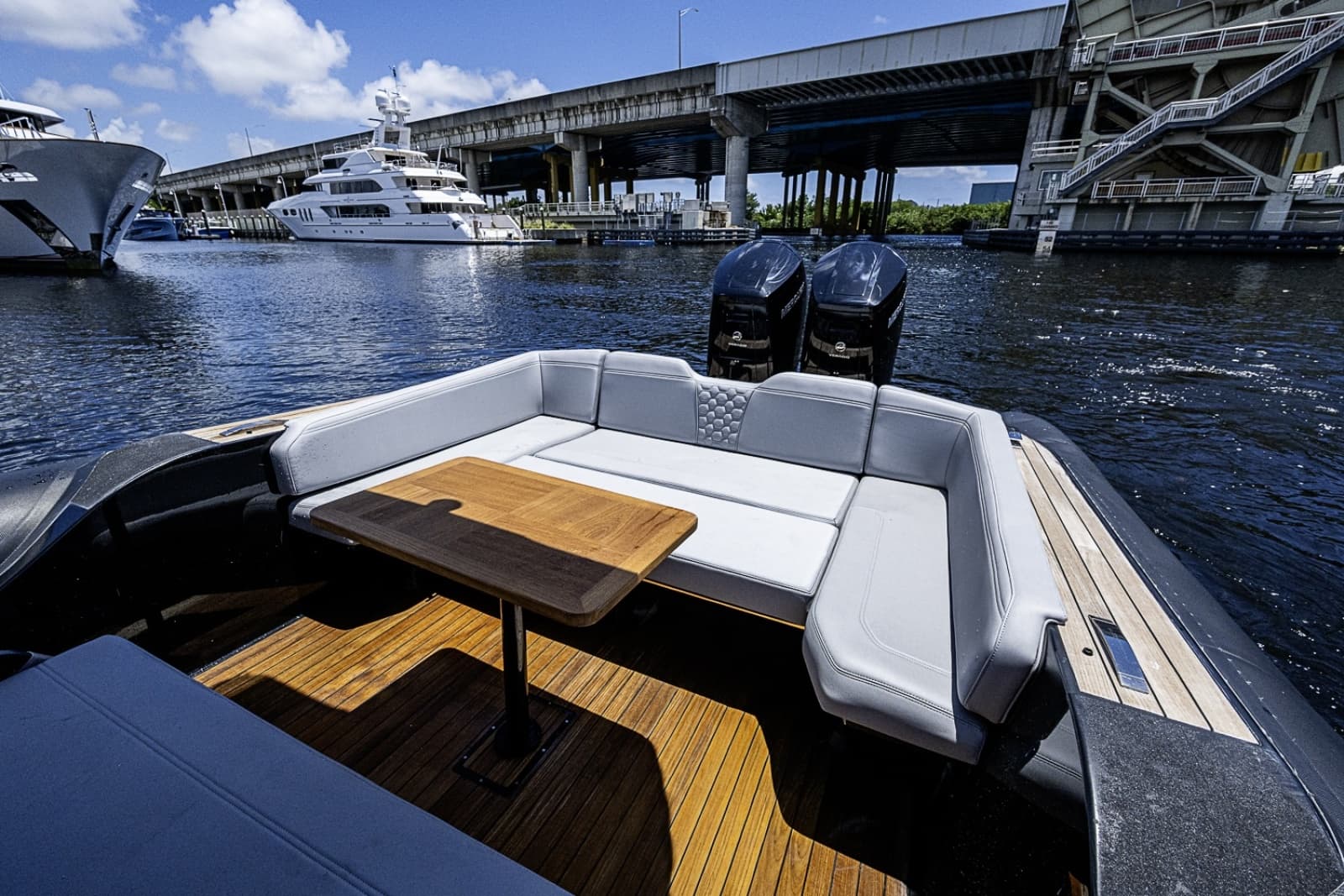 2023 Technohull 40 - Photo 17