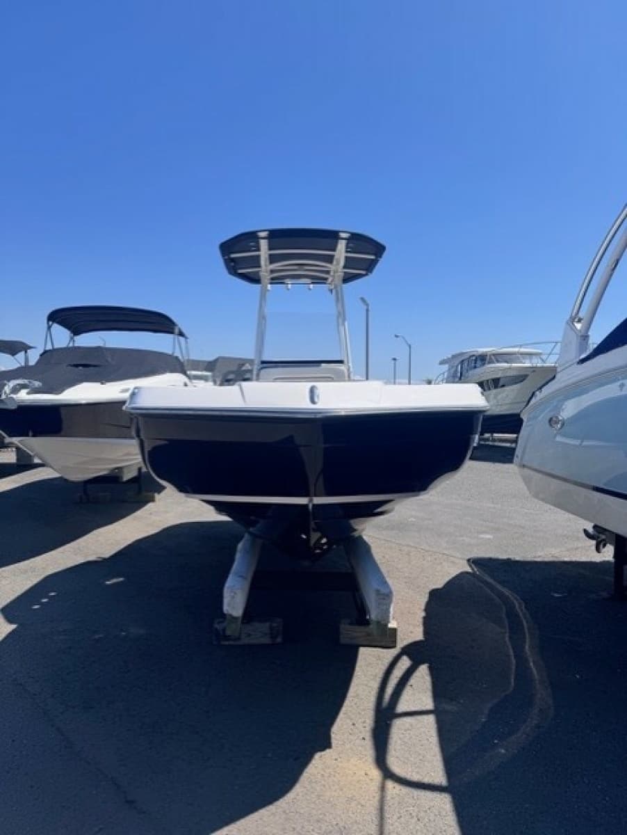 2022 Yamaha Boats 210 FSH Sport - Photo 2