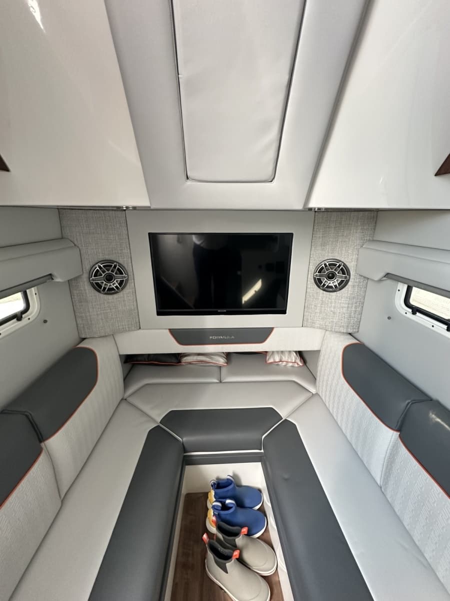 2024 Formula 387 Center Console Fish - Photo 16