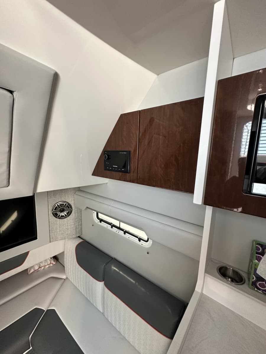 2024 Formula 387 Center Console Fish - Photo 21
