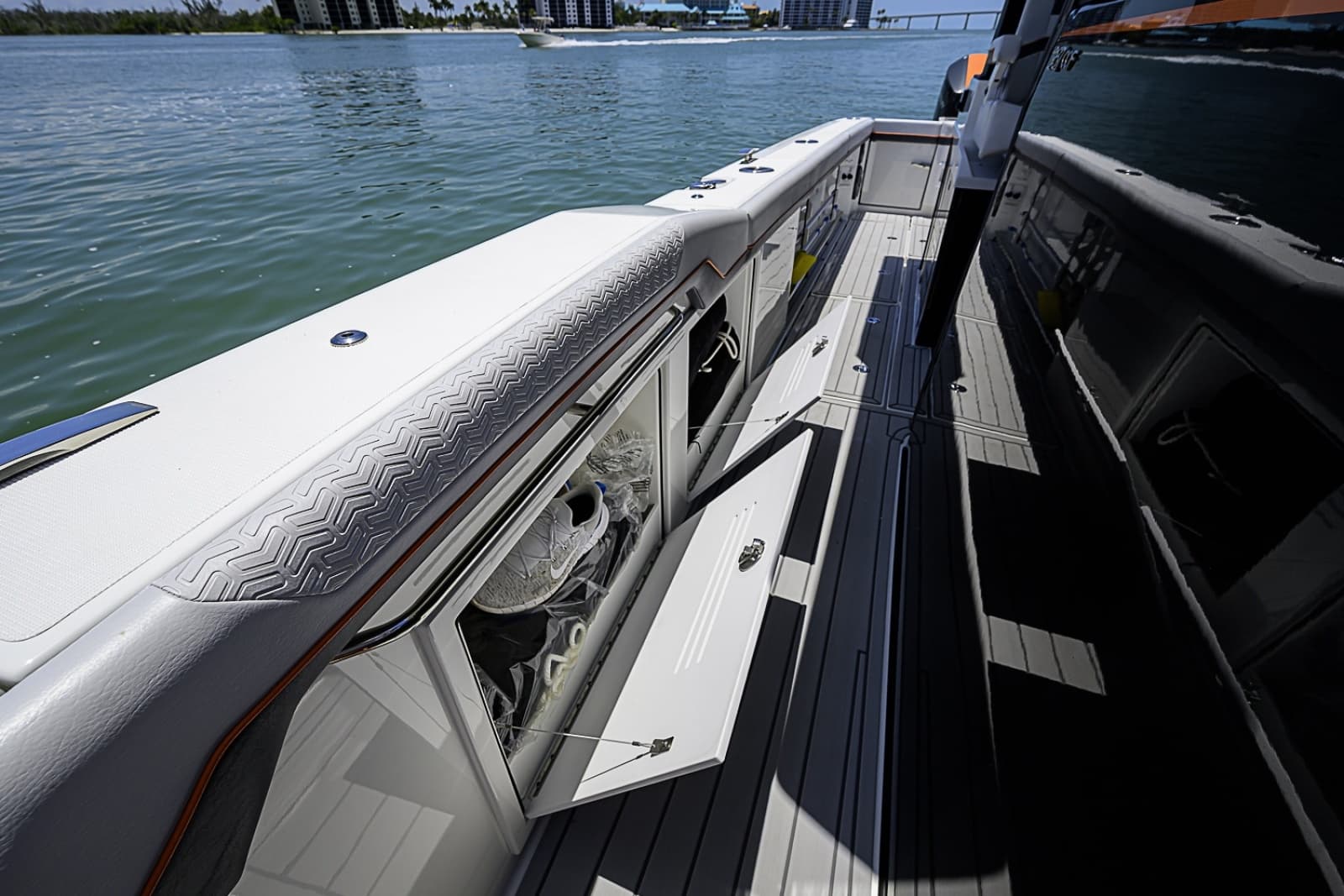 2024 Formula 387 Center Console Fish - Photo 26