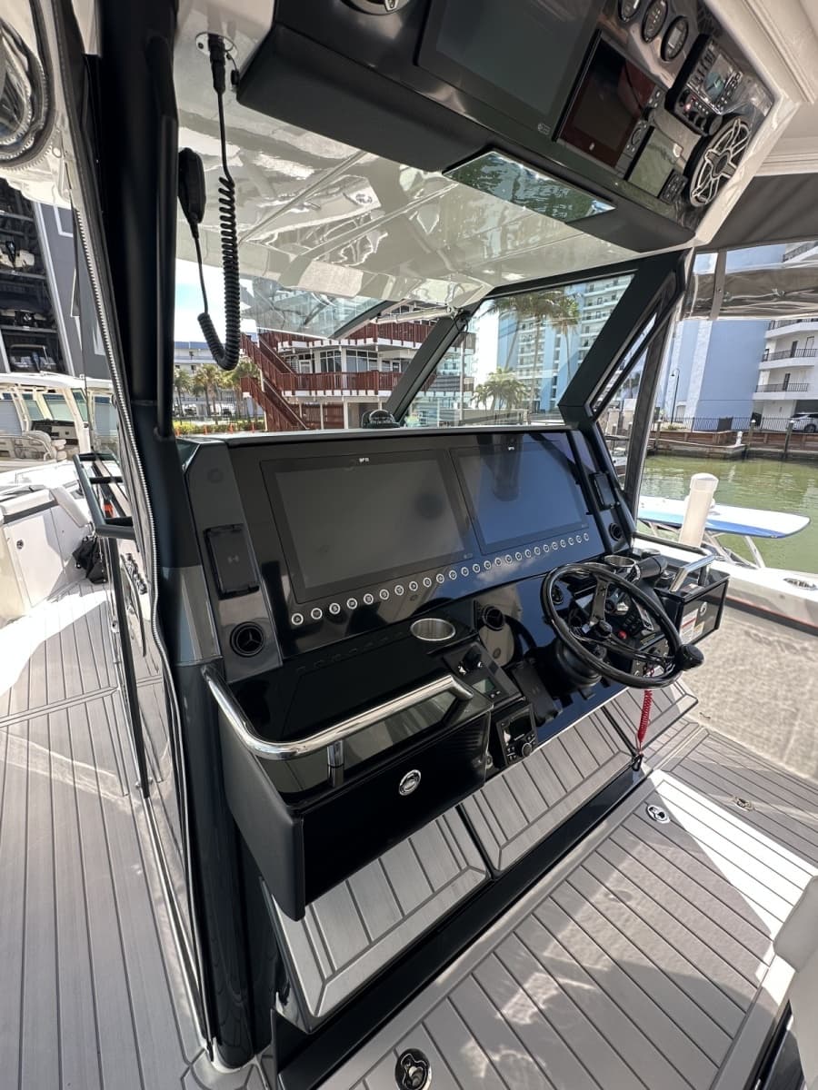 2024 Formula 387 Center Console Fish - Photo 9