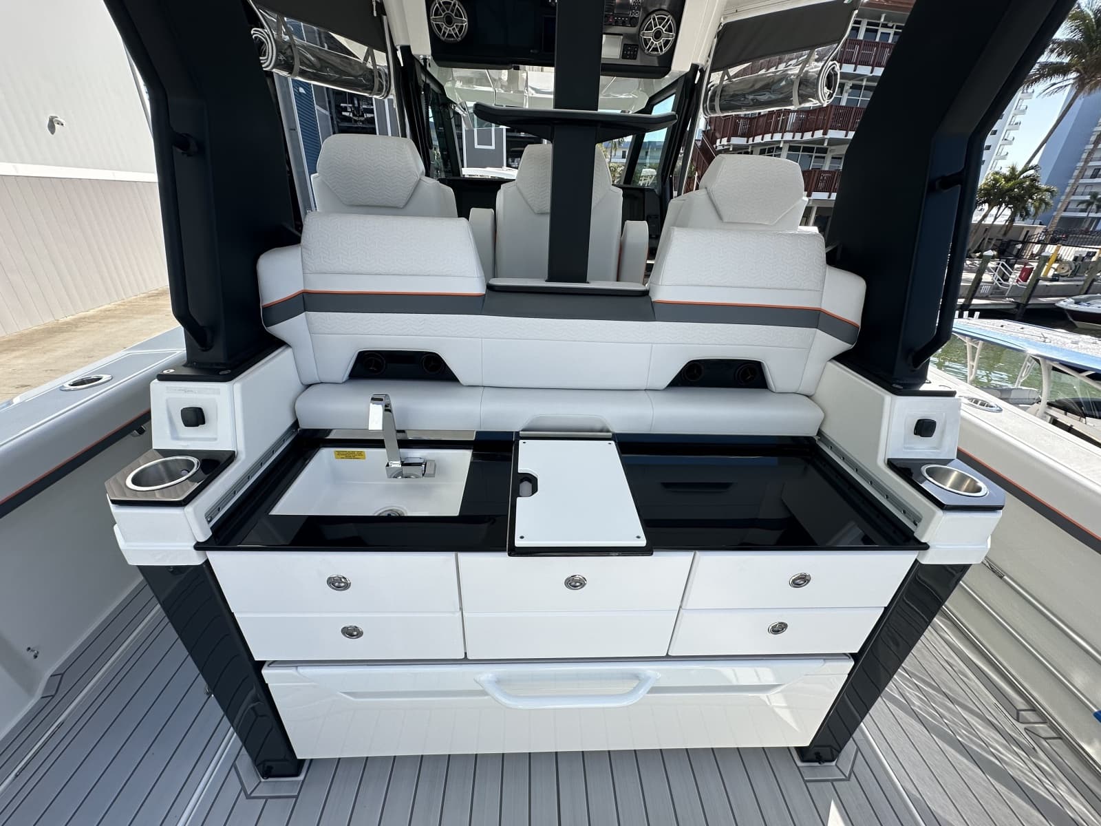 2024 Formula 387 Center Console Fish - Photo 14