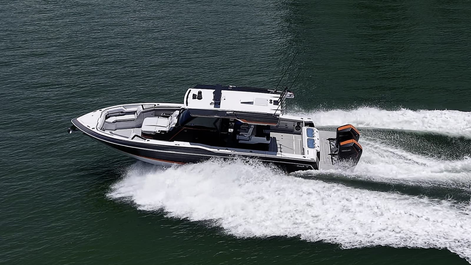 2024 Formula 387 Center Console Fish - Photo 2