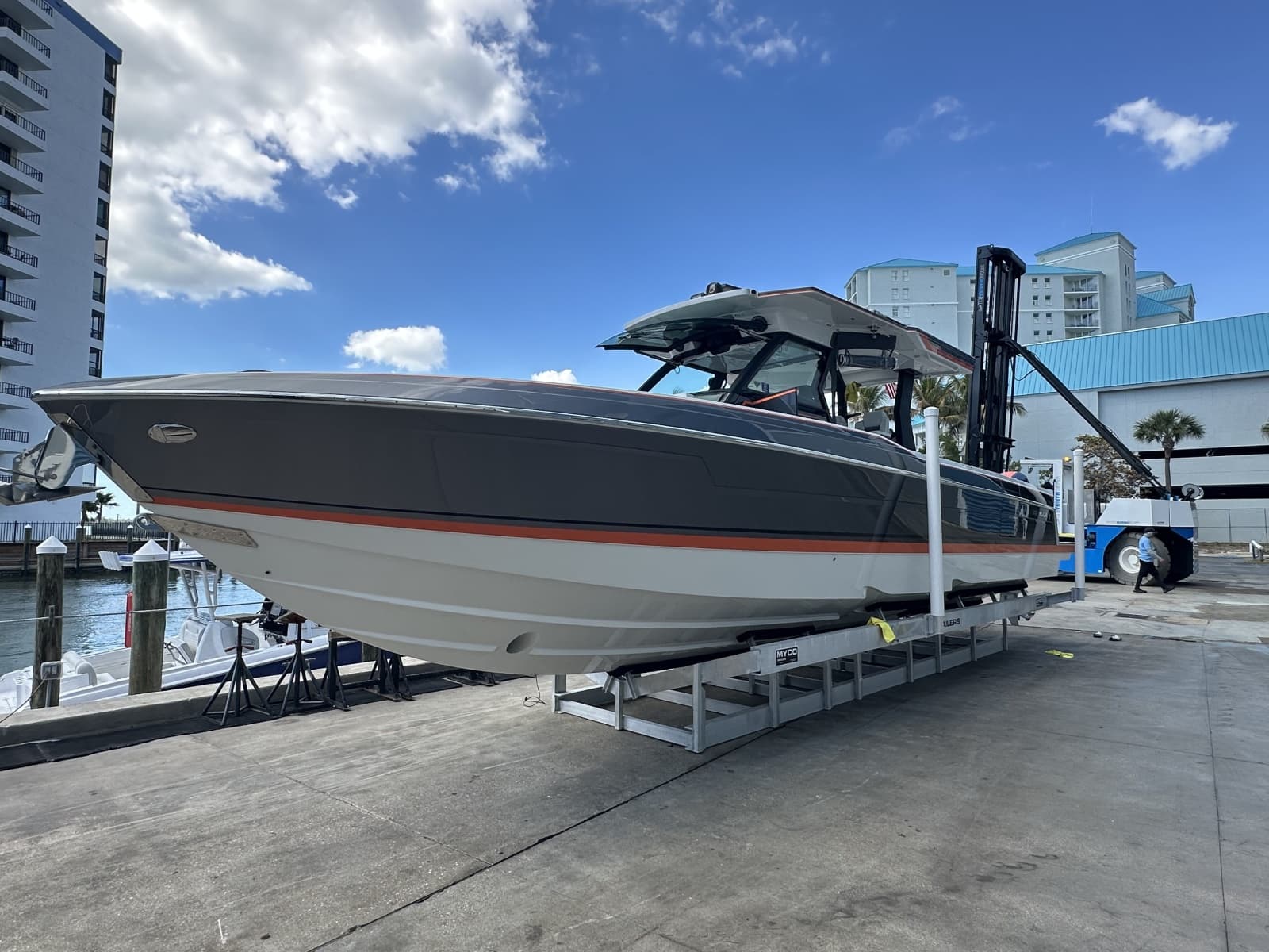2024 Formula 387 Center Console Fish - Photo 4