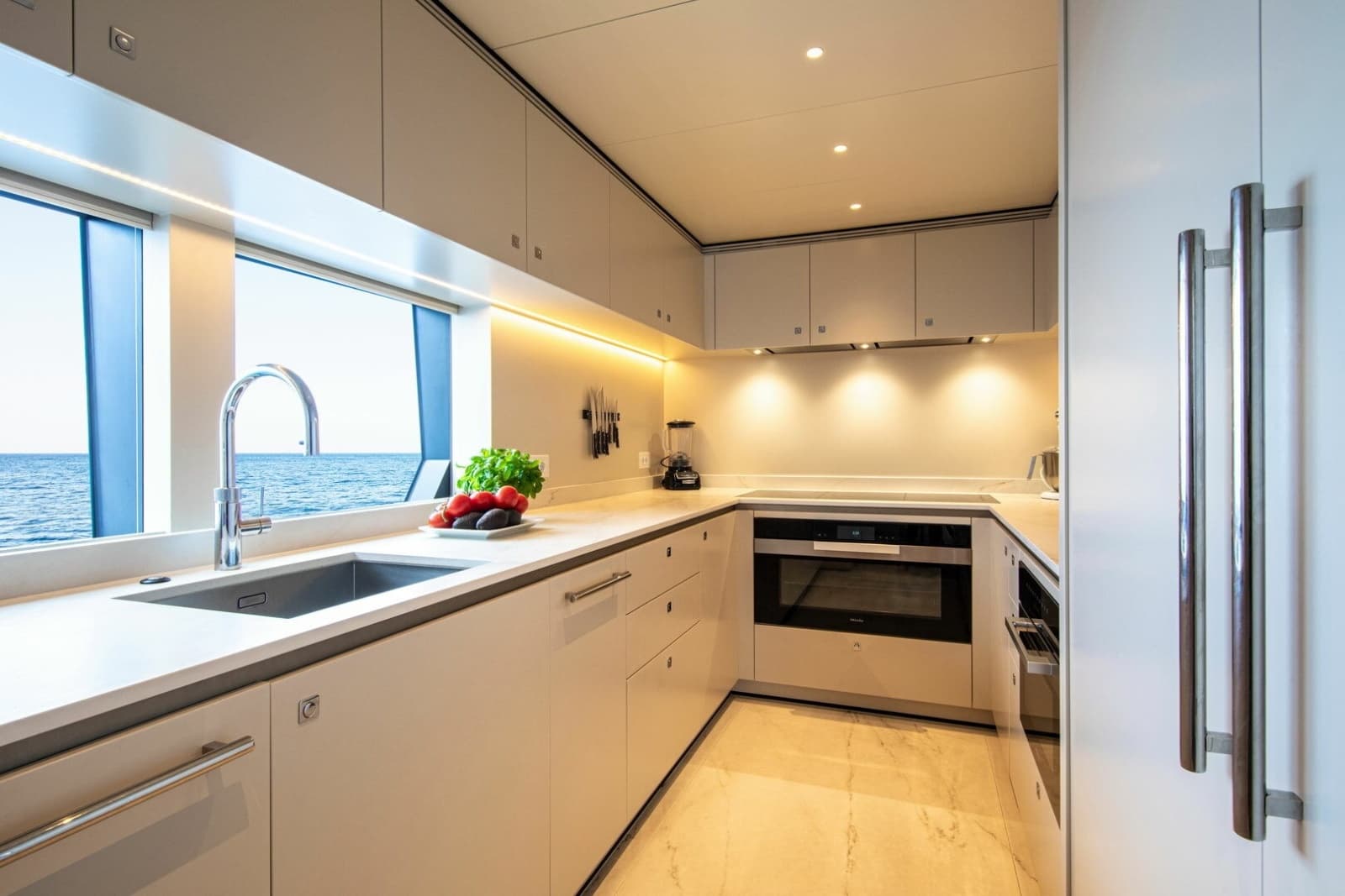 2022 Van der Valk 34M Explorer - Photo 16