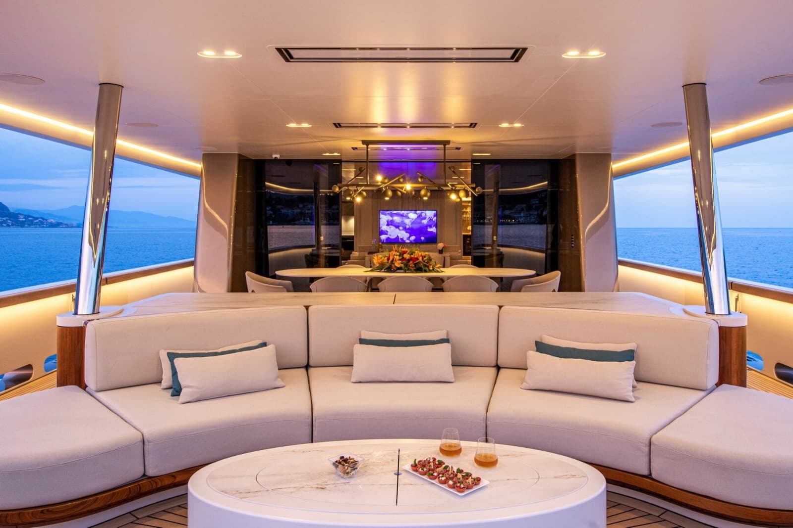 2022 Van der Valk 34M Explorer - Photo 10