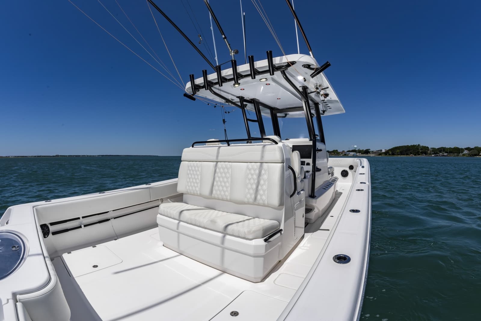 2024 Invincible 33 Catamaran - Photo 31