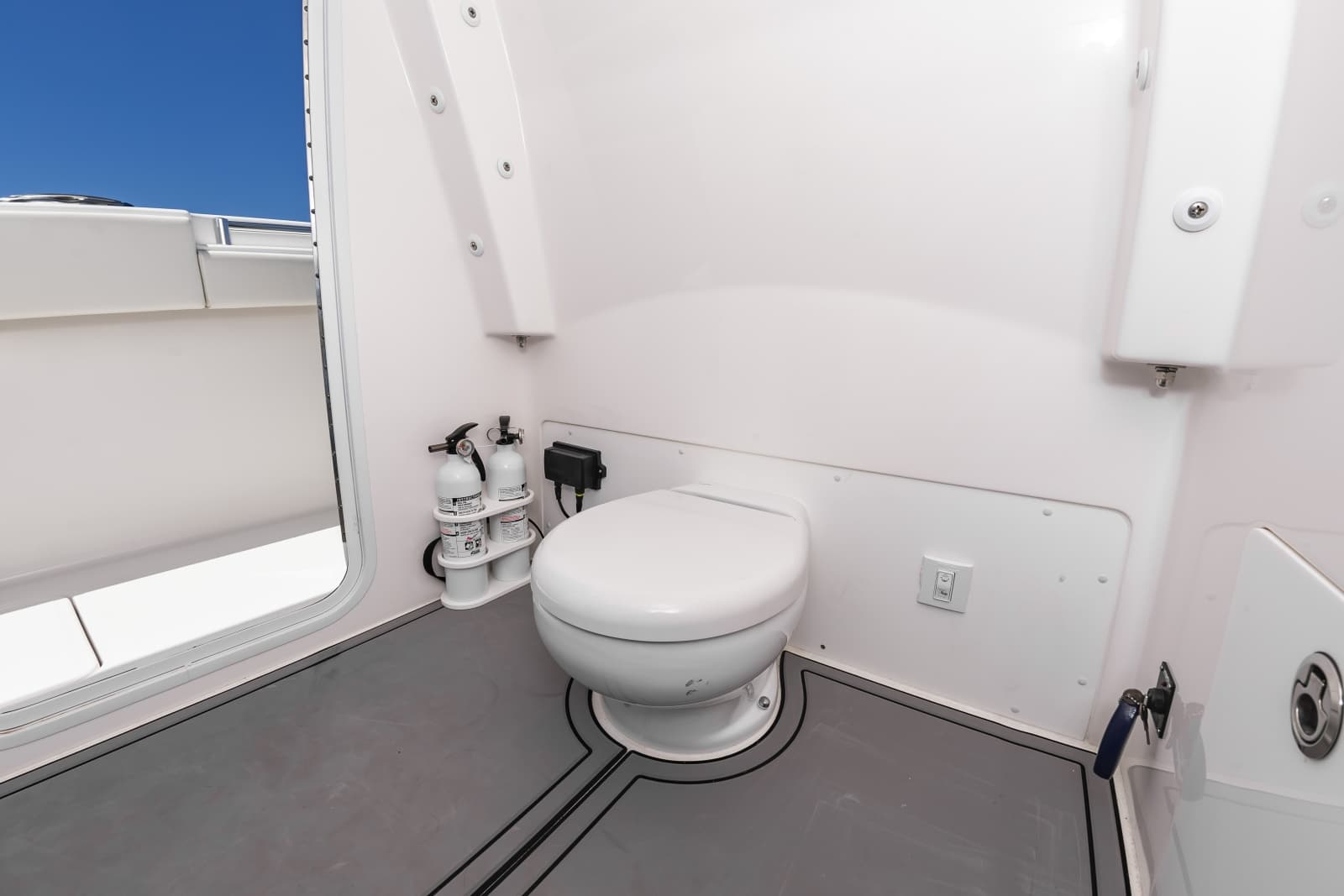 2024 Invincible 33 Catamaran - Photo 43