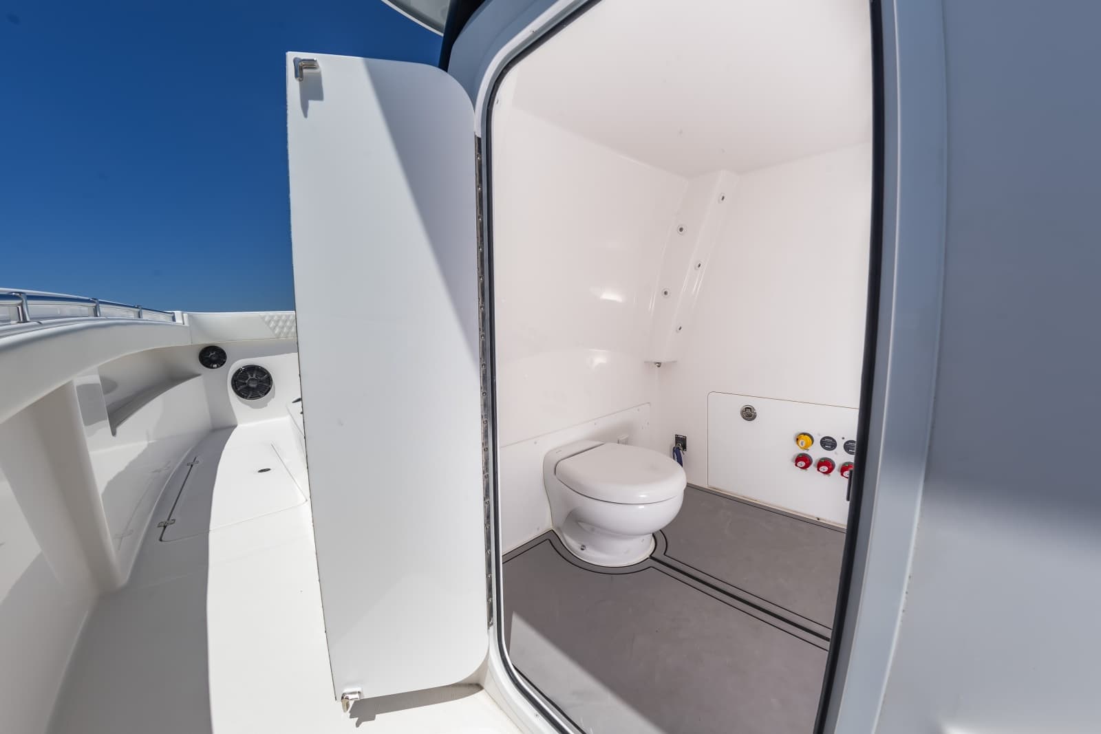 2024 Invincible 33 Catamaran - Photo 41