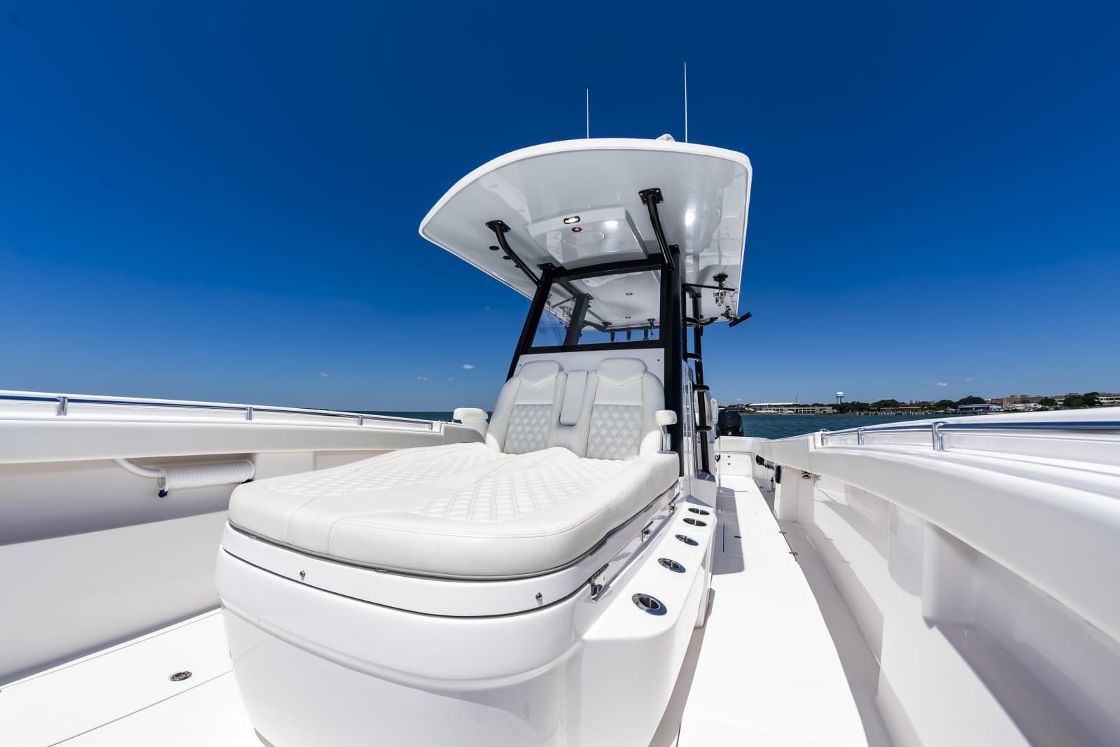 2024 Invincible 33 Catamaran - Photo 37