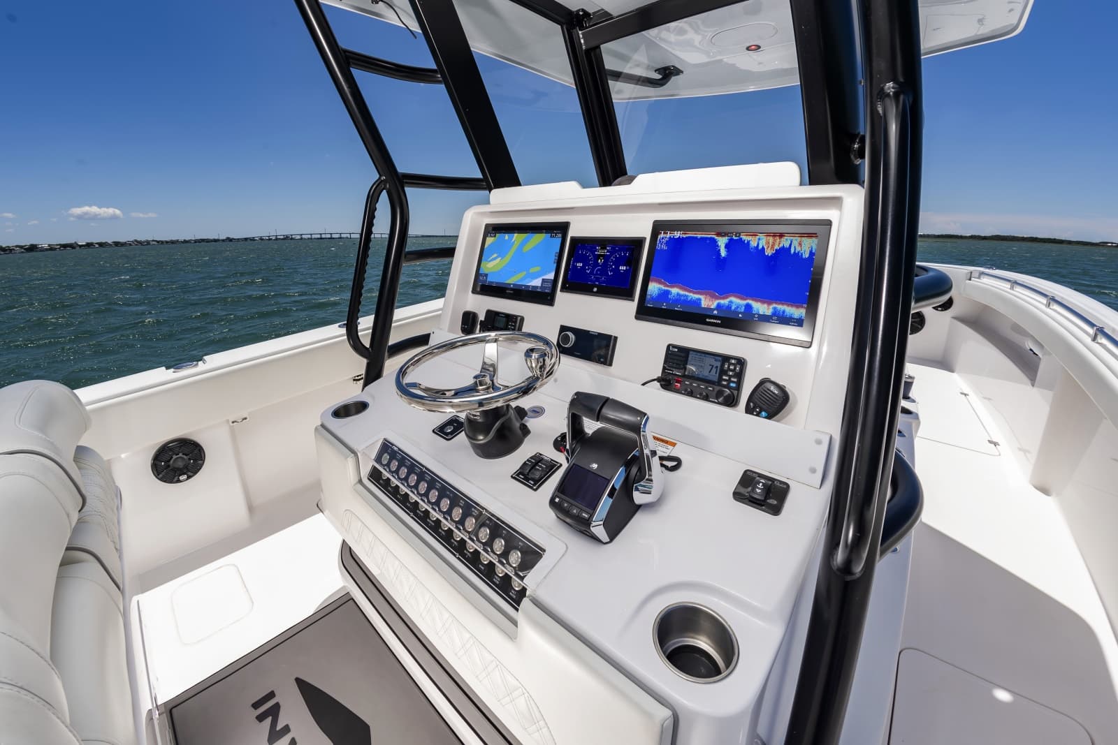 2024 Invincible 33 Catamaran - Photo 16