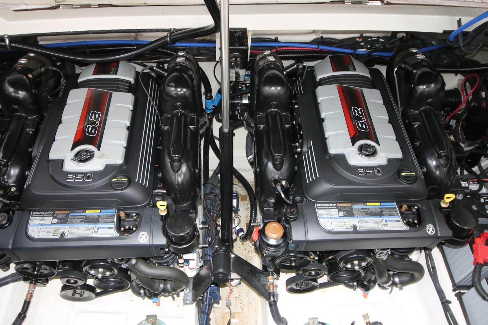 2023 Sea Ray Sundancer 320 - Photo 15