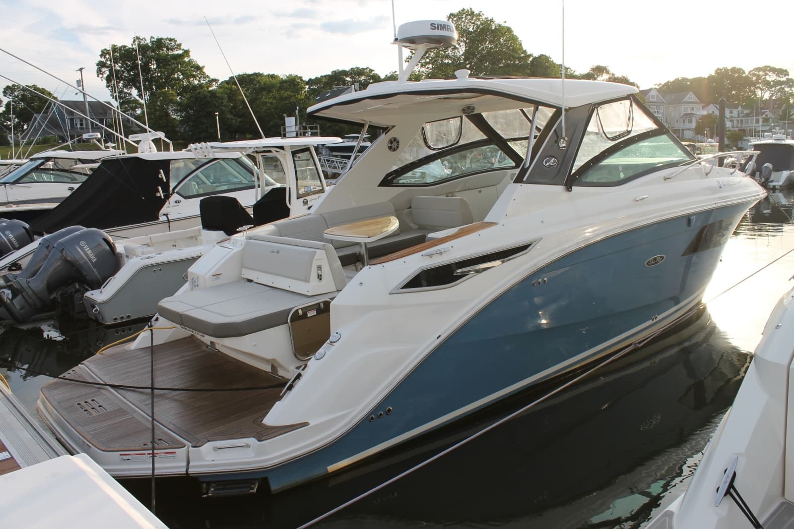 2023 Sea Ray Sundancer 320 - Photo 2