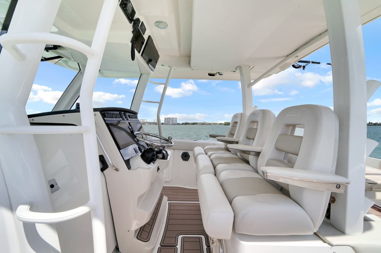 2020 Boston Whaler 380 Outrage - Photo 38