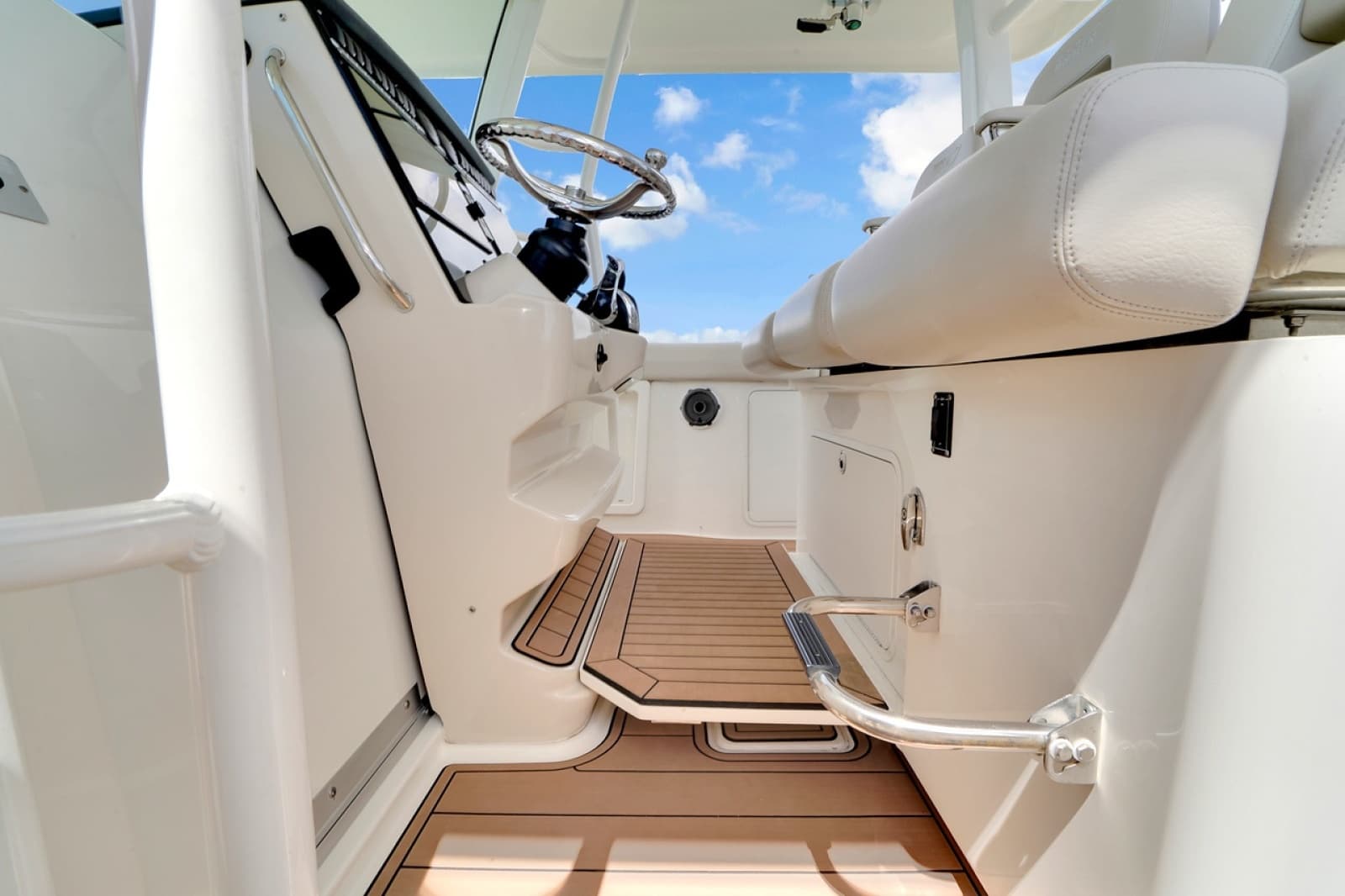 2020 Boston Whaler 380 Outrage - Photo 35