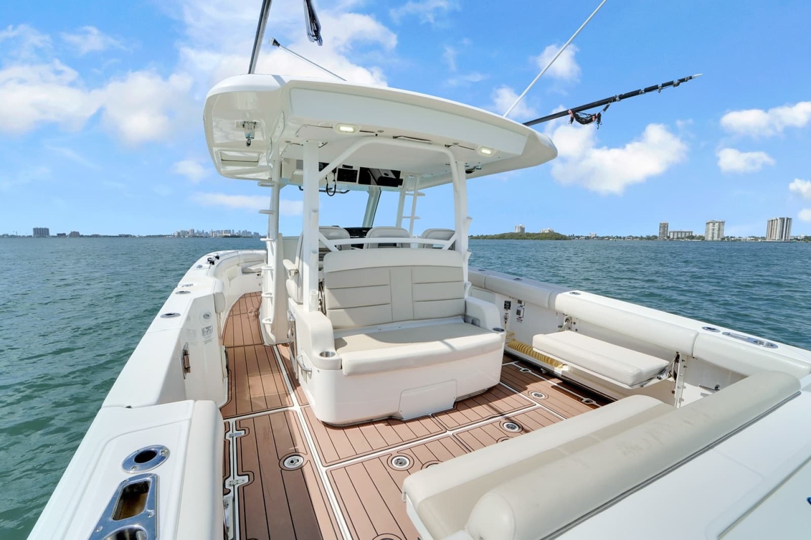 2020 Boston Whaler 380 Outrage - Photo 29