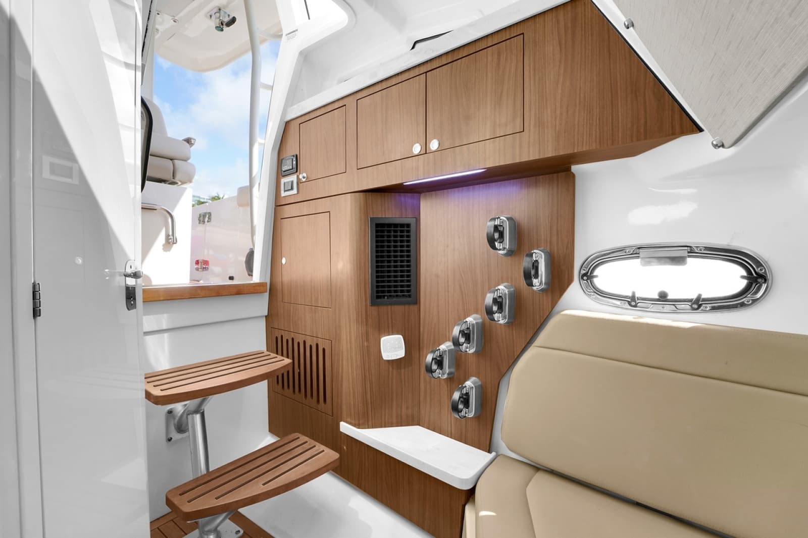 2020 Boston Whaler 380 Outrage - Photo 45