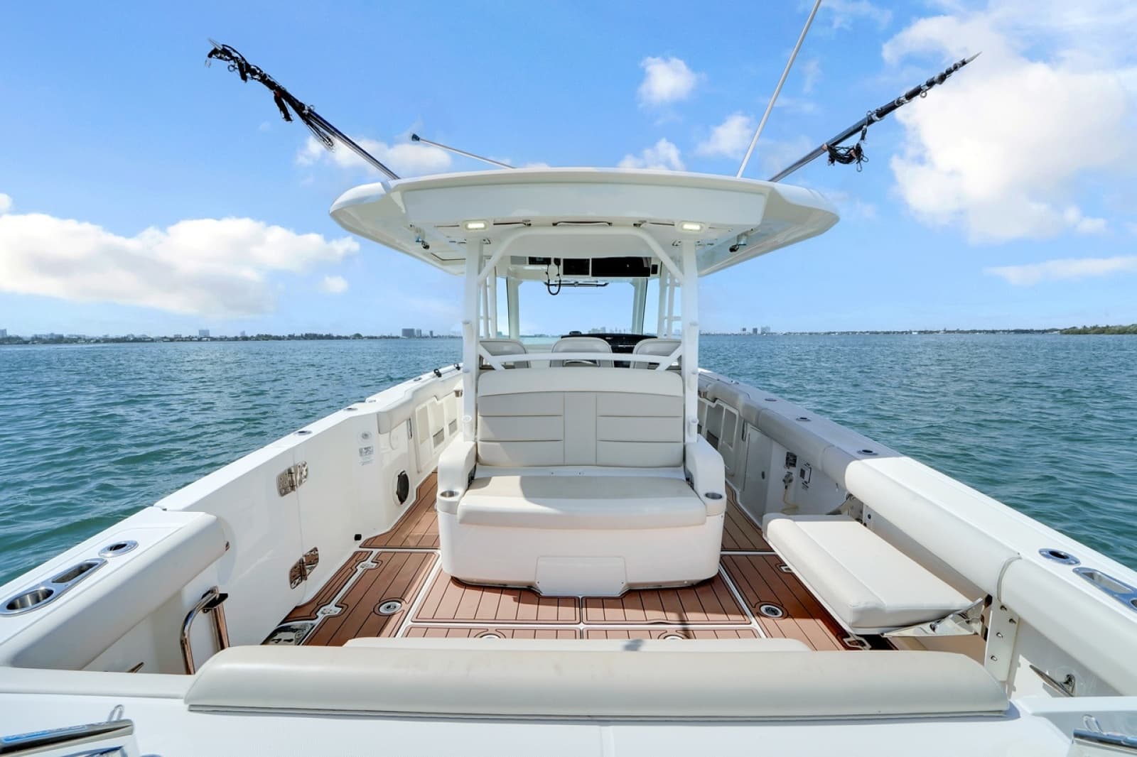 2020 Boston Whaler 380 Outrage - Photo 28
