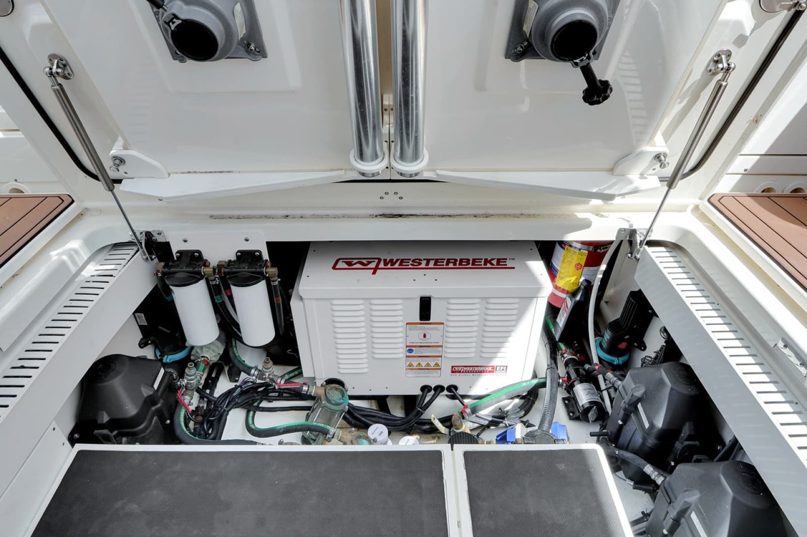 2020 Boston Whaler 380 Outrage - Photo 44