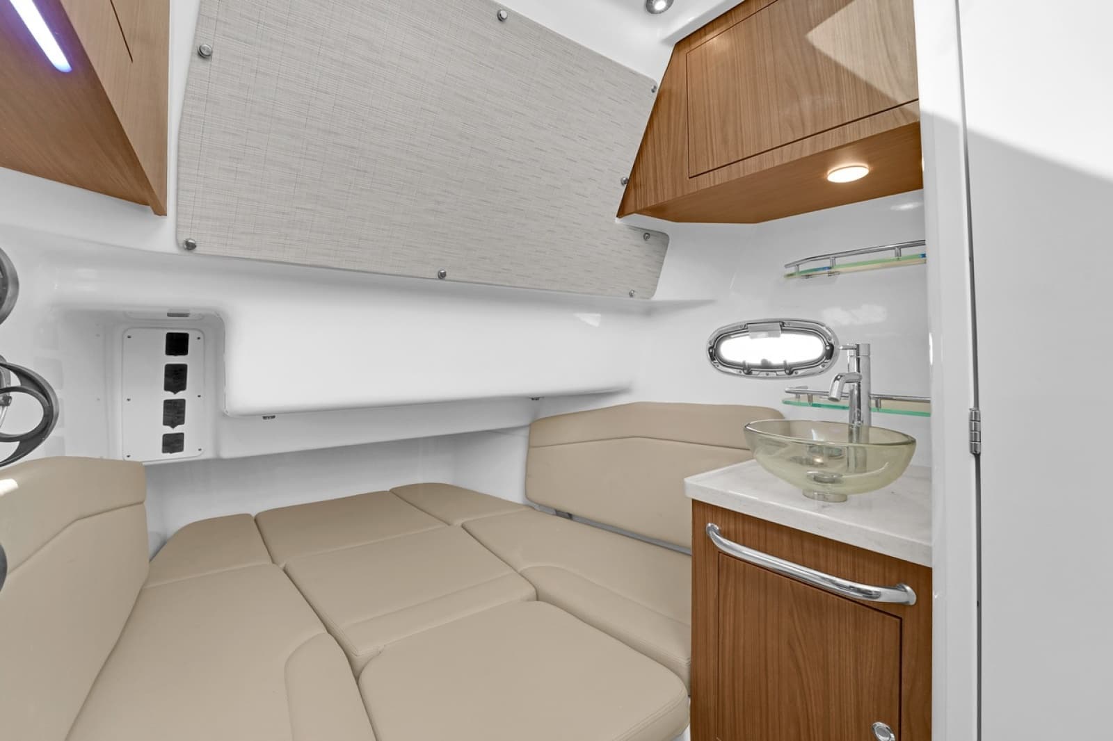 2020 Boston Whaler 380 Outrage - Photo 48