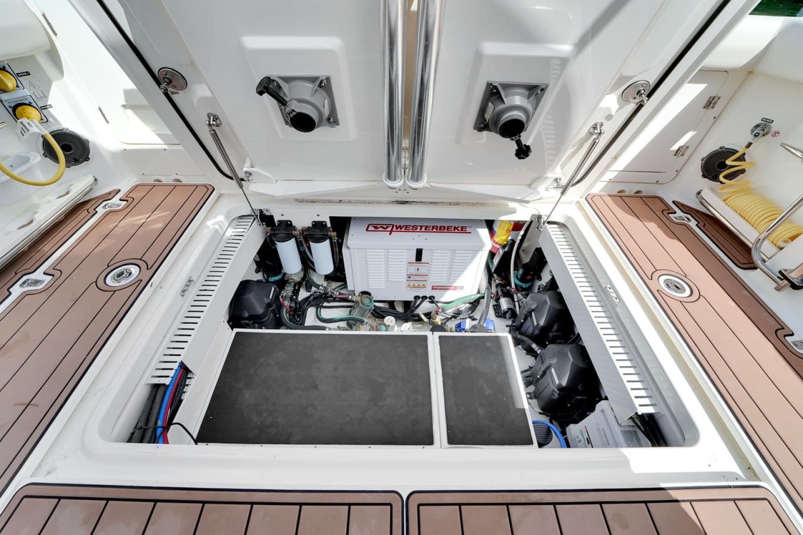 2020 Boston Whaler 380 Outrage - Photo 43