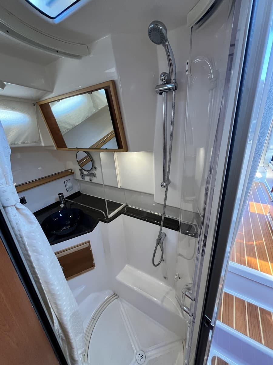 2023 Cutwater 32 Coupe - Photo 14
