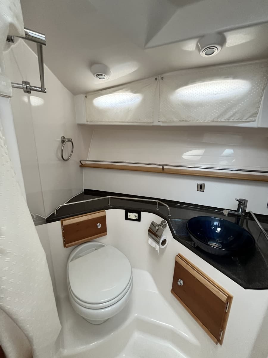 2023 Cutwater 32 Coupe - Photo 12