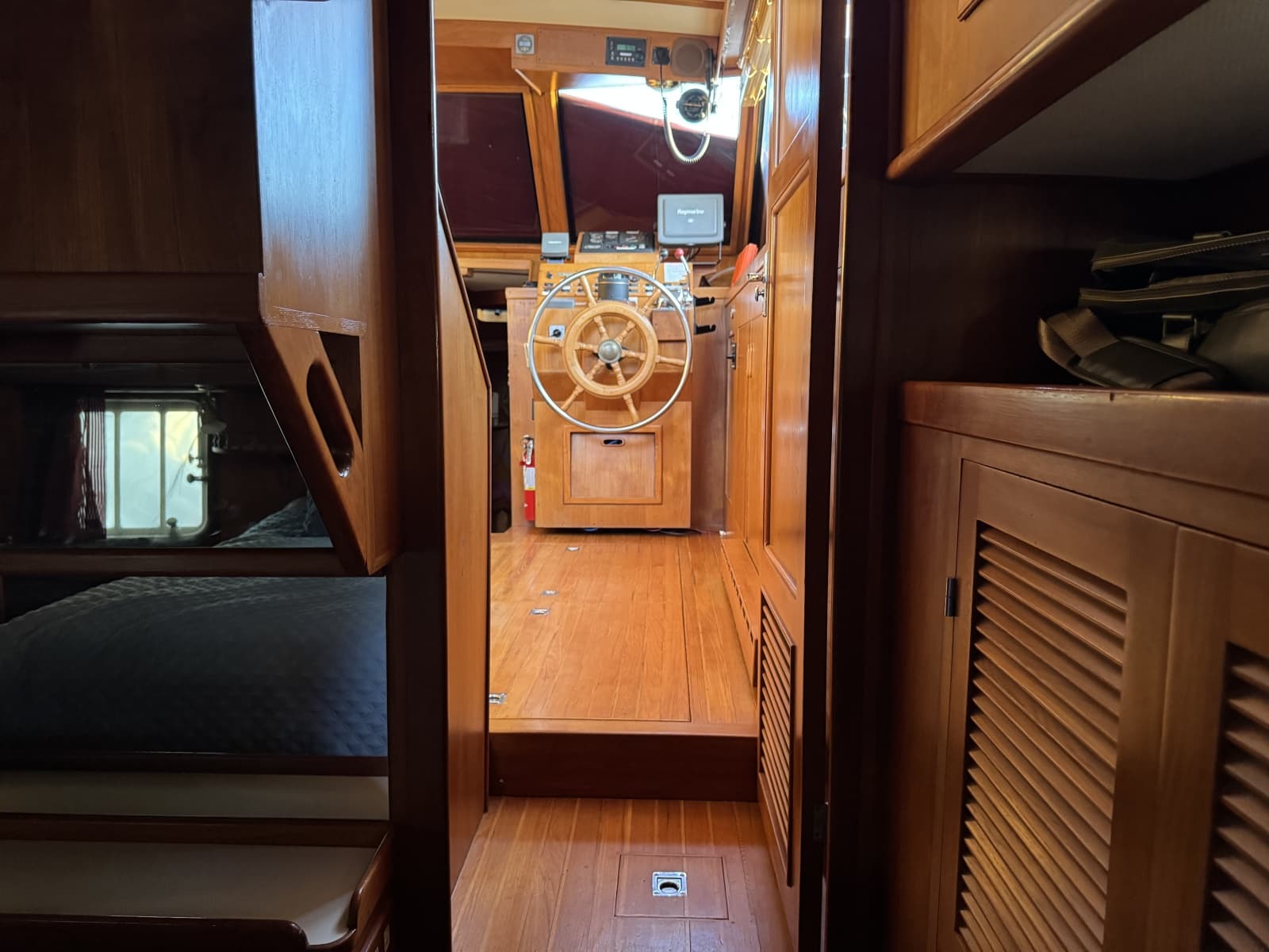1987 President 37 Sundeck - Photo 58