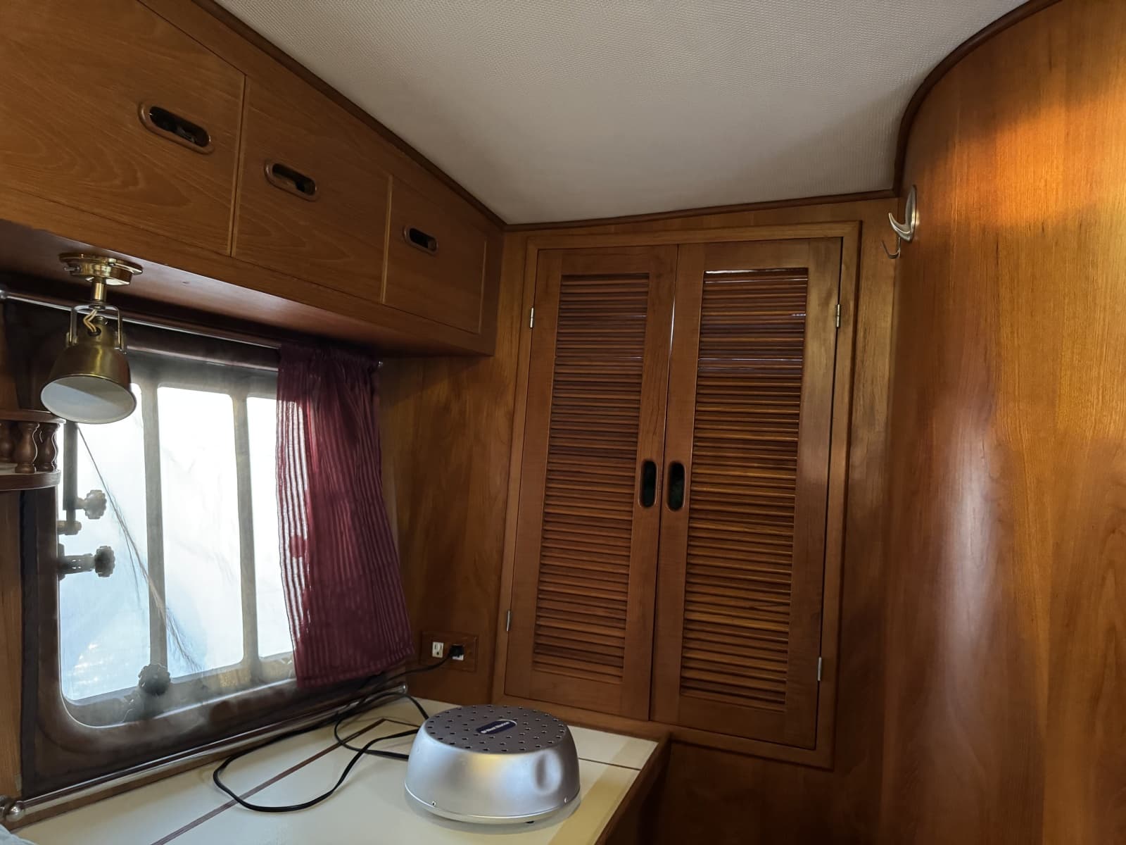1987 President 37 Sundeck - Photo 51