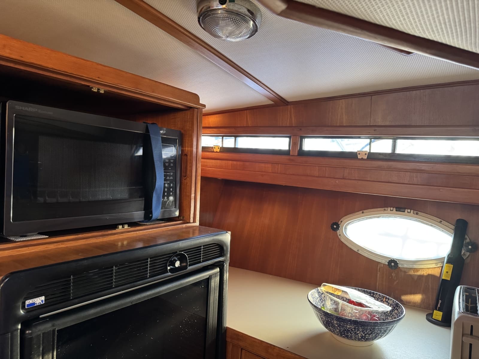 1987 President 37 Sundeck - Photo 30