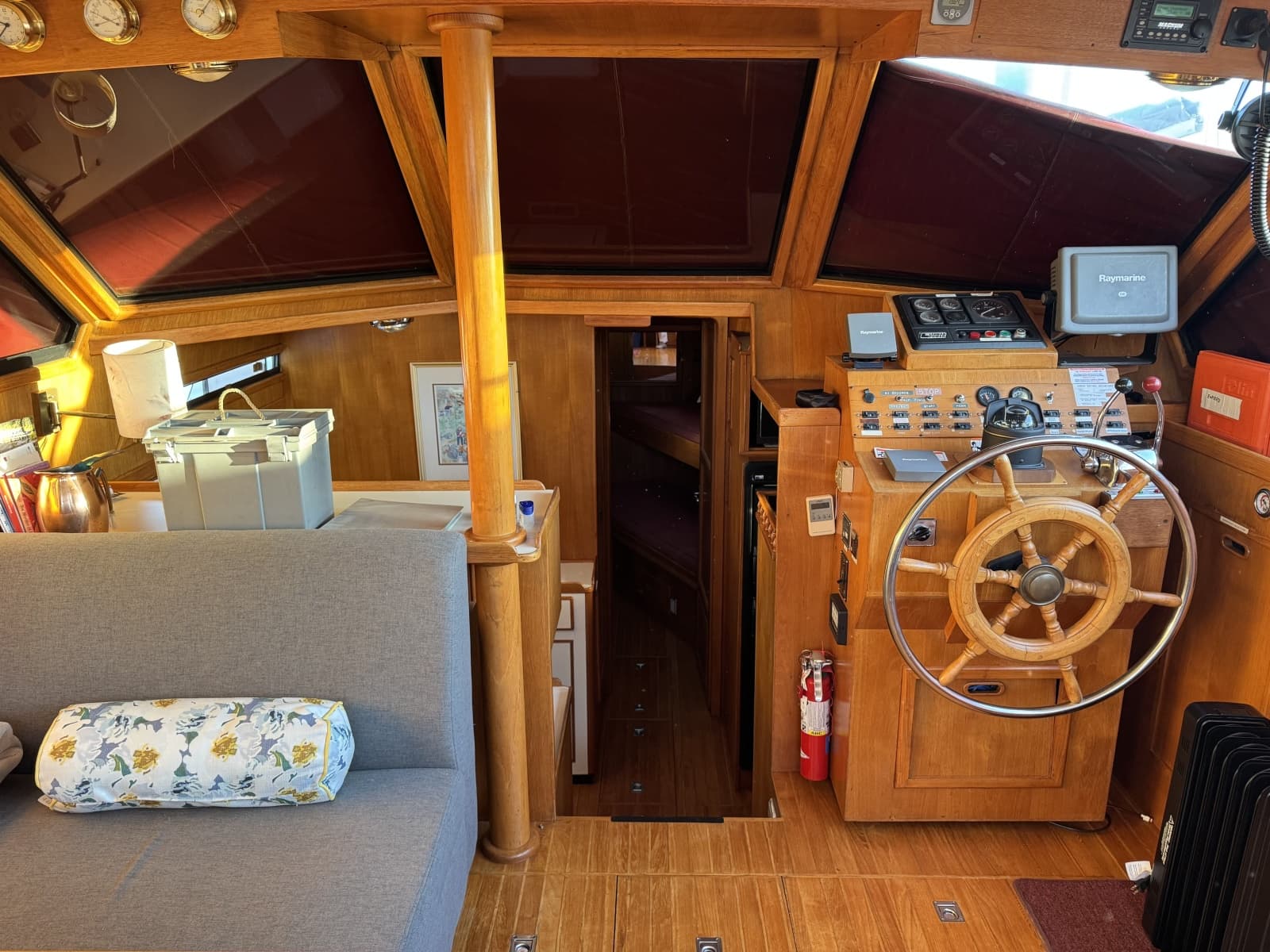 1987 President 37 Sundeck - Photo 15
