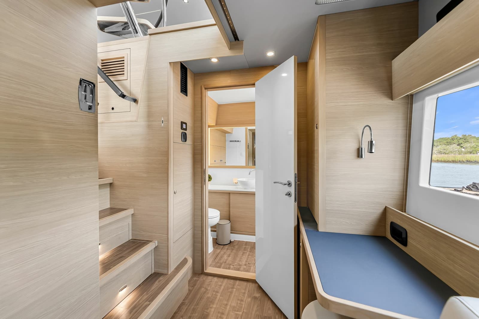2025 Aquila 54 Yacht - Photo 31