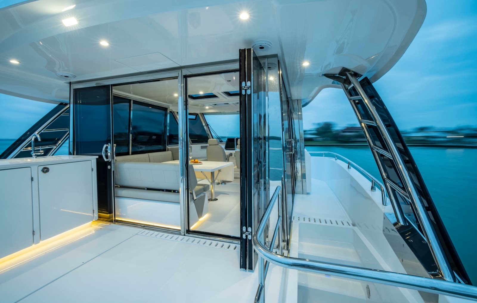 2025 Aquila 54 Yacht - Photo 11