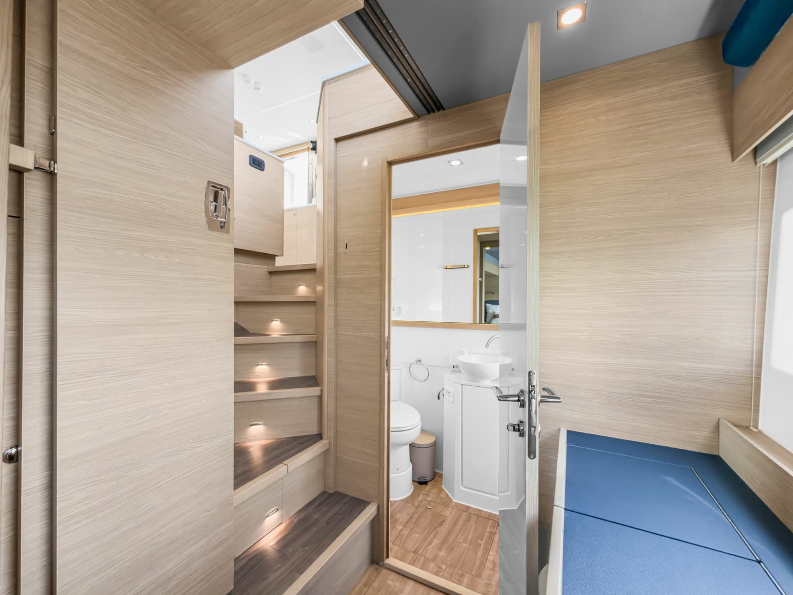 2025 Aquila 54 Yacht - Photo 42