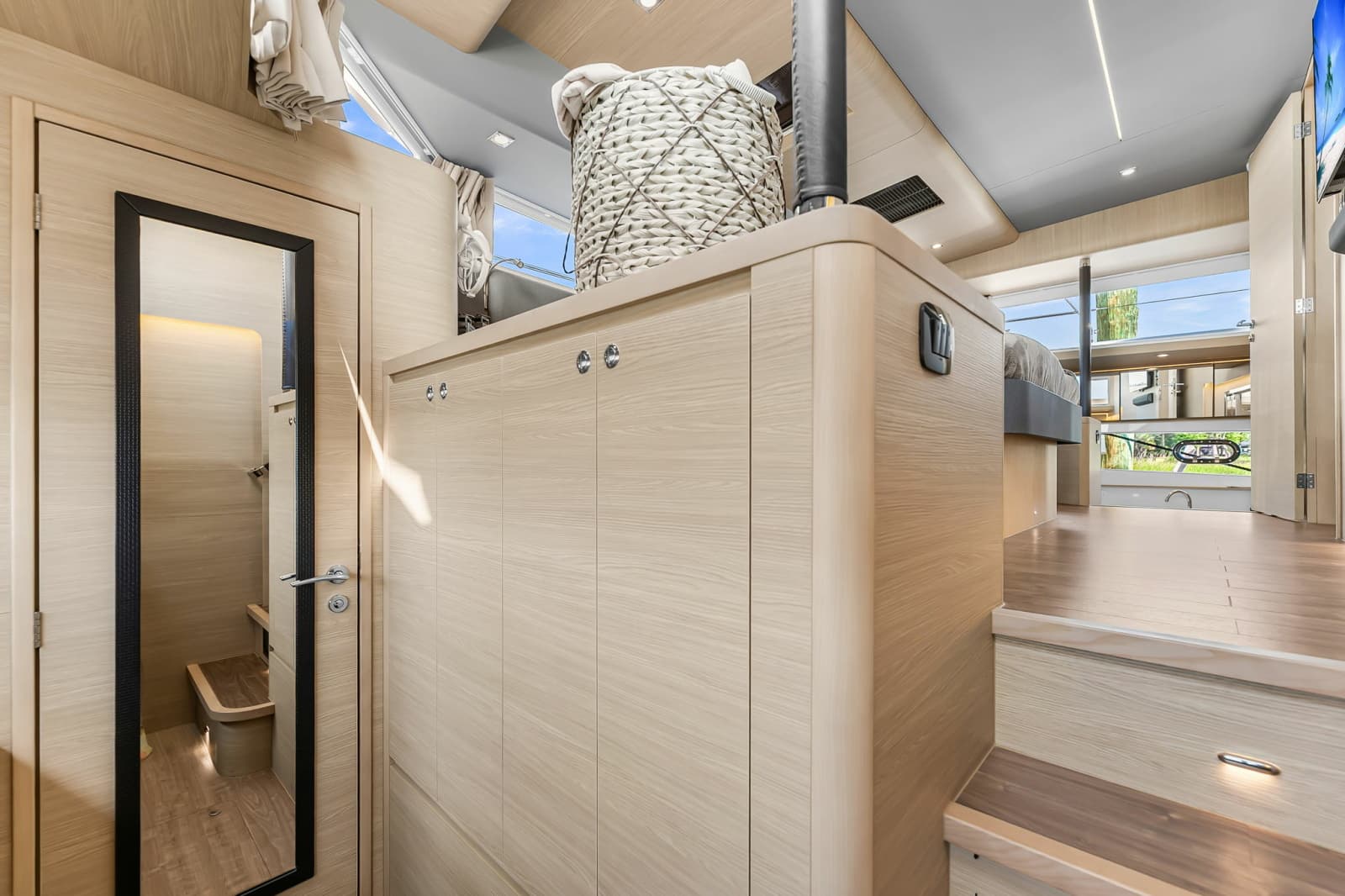 2025 Aquila 54 Yacht - Photo 13