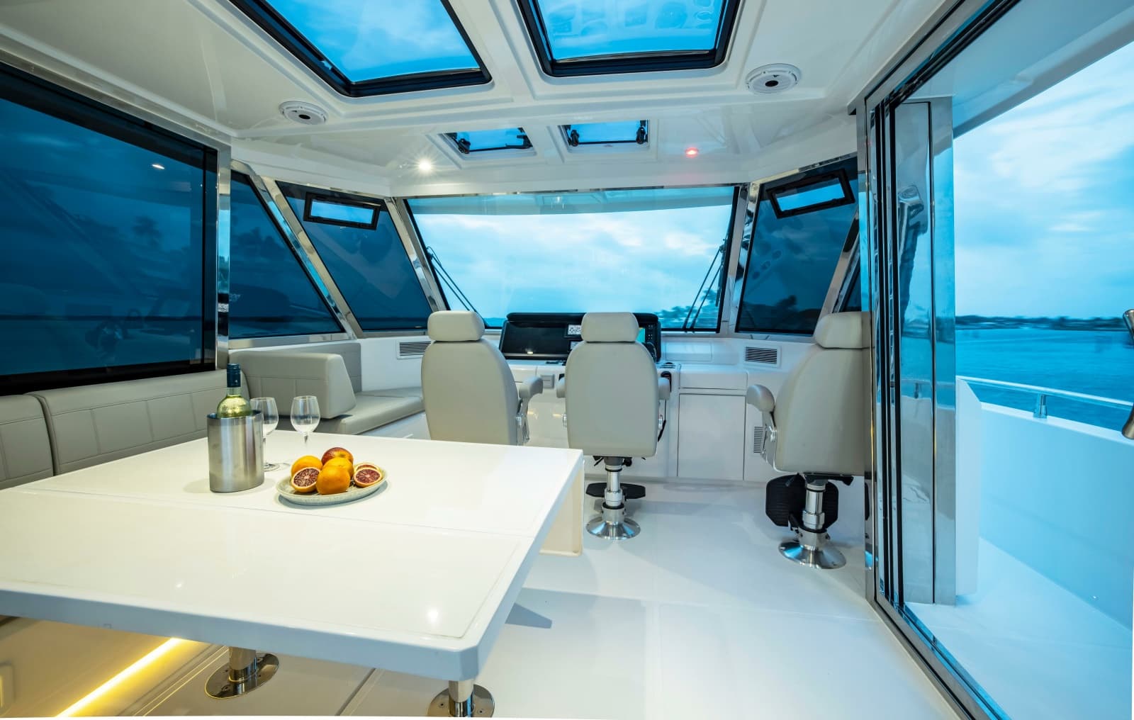 2025 Aquila 54 Yacht - Photo 12