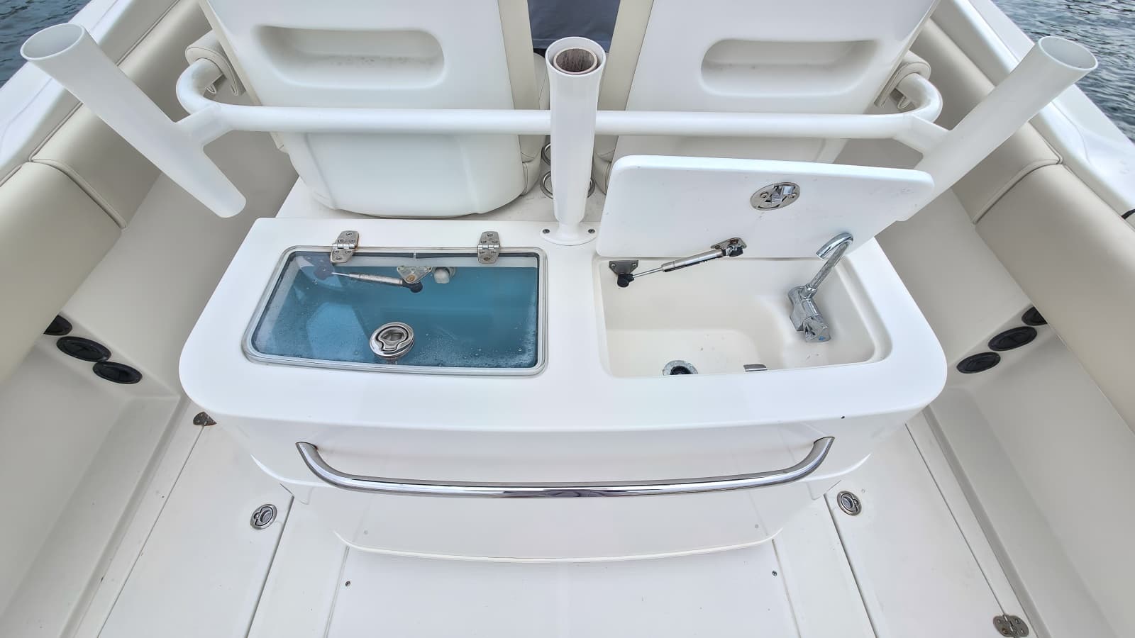 2008 Chris-Craft Catalina 29 - Photo 12