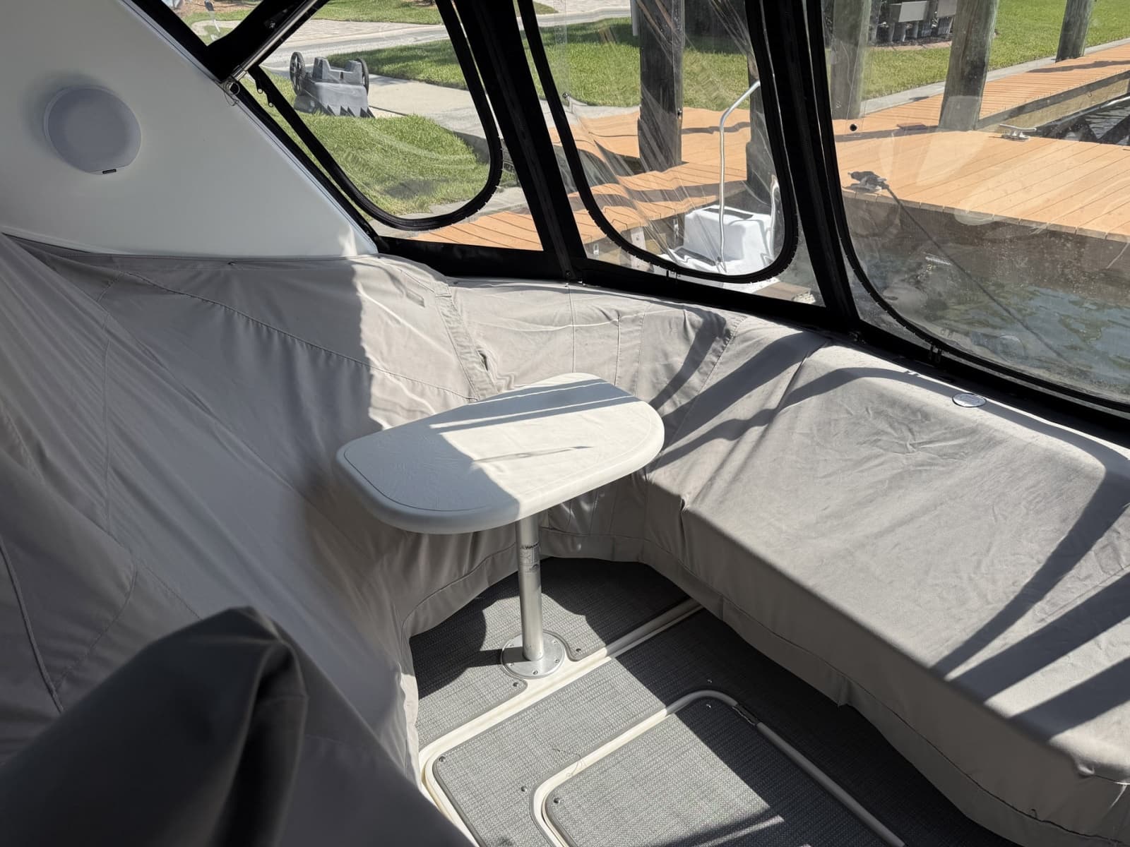 2007 Cruisers Yachts 370 Express - Photo 4