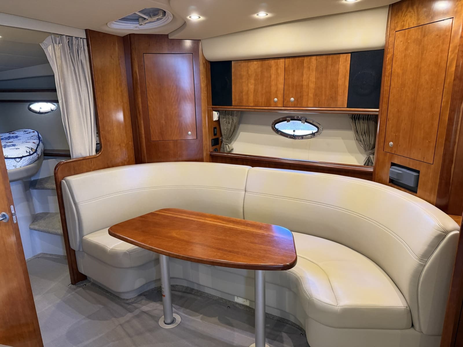 2007 Cruisers Yachts 370 Express - Photo 13