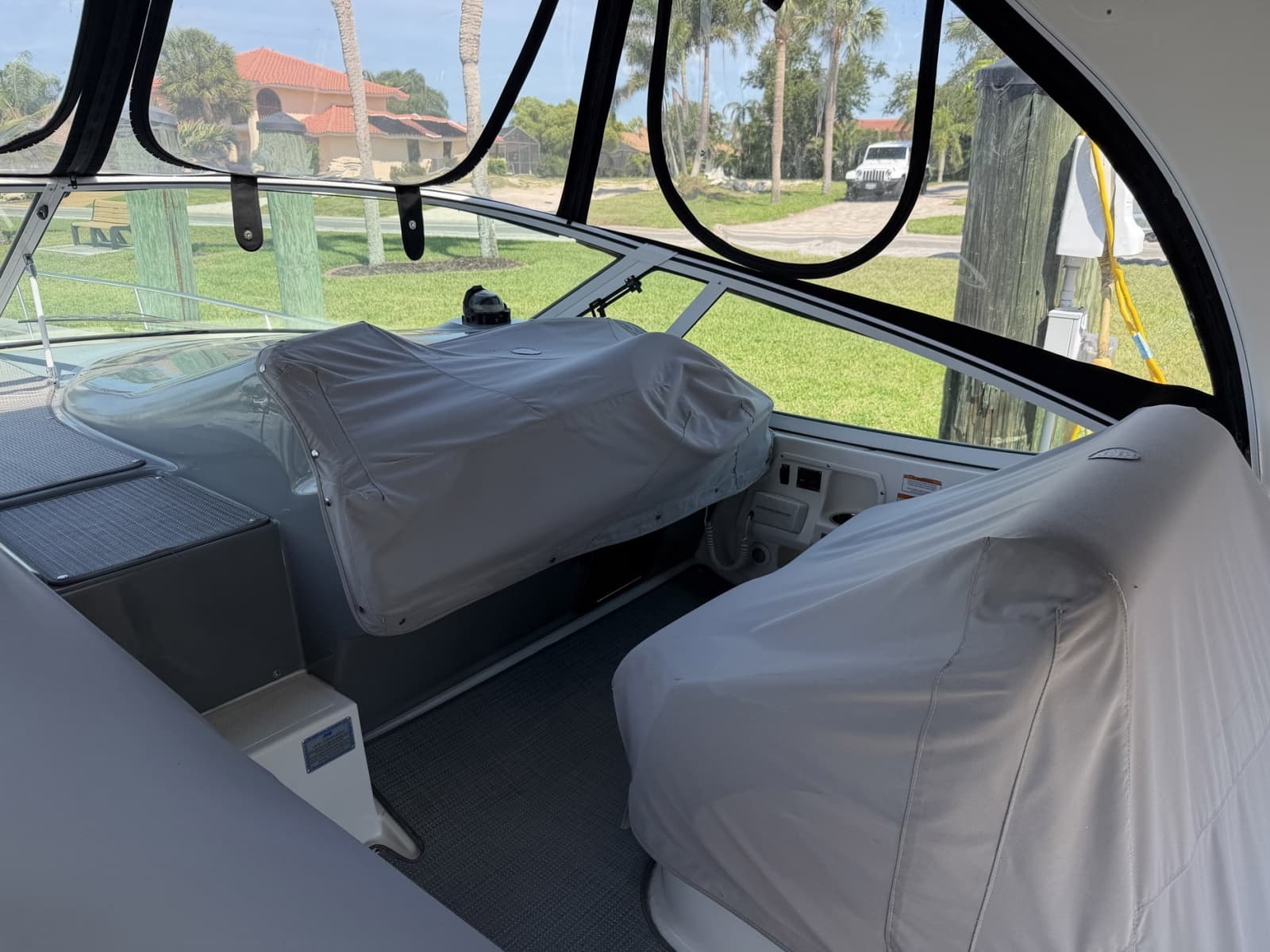 2007 Cruisers Yachts 370 Express - Photo 7